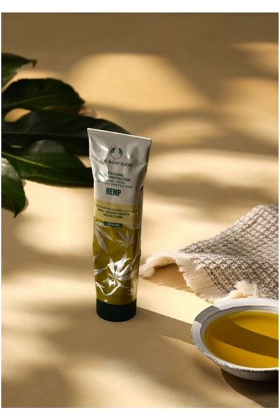 THE BODY SHOP Crema protectoare pentru picioare Hemp 100 ml