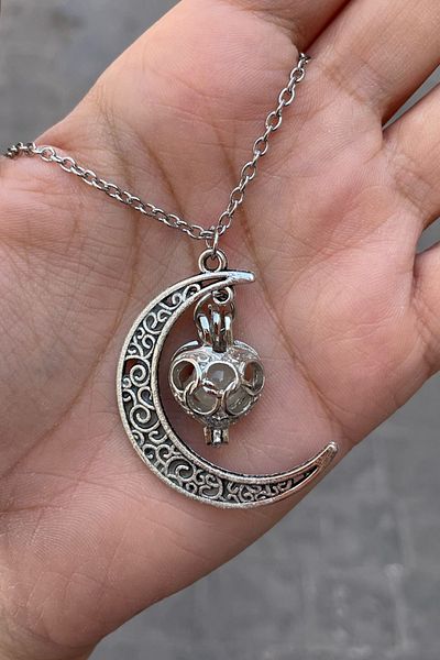 Köstebek Glowing Moon Necklace in the Night with Chain