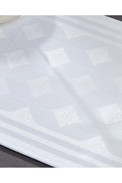 Madame Coco Mayenne Runner