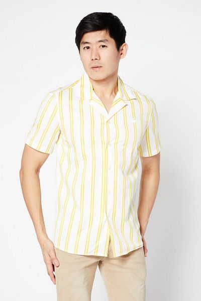 Lacoste Men Regular Fit Short Sleeve Stripe Casual Shirt, White/yellow