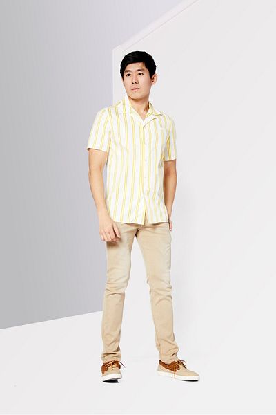 Lacoste Men Regular Fit Short Sleeve Stripe Casual Shirt, White/yellow