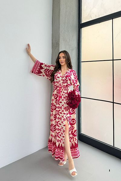 Mezka Rochie lungă de damă cu model roz, cu decolteu dublu, cu șireturi