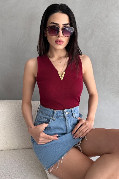 Chicup Aura بلوزة نسائية محبوكة من المعدن باللون العنابي بدون أكمام