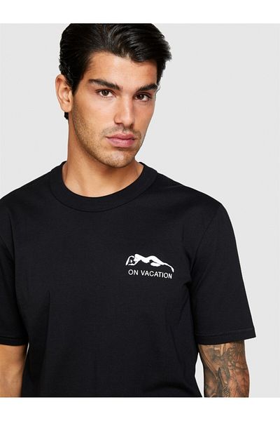 Sisley Мъжка тениска с кръгло деколте от 100% памук, черна, с щампа отпред - 324P3I1XS103J