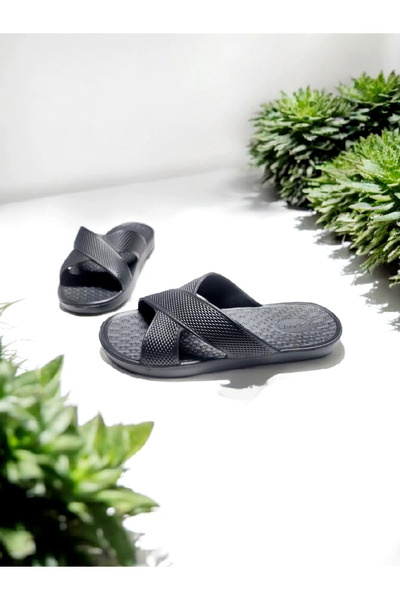 GEZER Чоловічі м'які тапочки з підошвою з перехресного ЕВА, придатні для вологих підлог