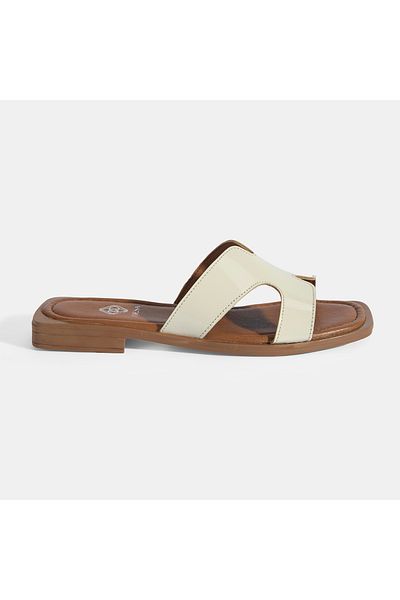 Desa Women's Beige Patent Leather Slippers