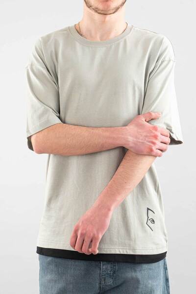 bombe Ανδρικό μπλουζάκι με στάμπα σε γκρι λαιμόκοψη Basic T-shirt