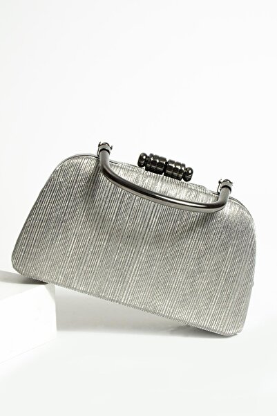 Çanta Trend Μοντέλο βραδινή τσάντα φορέματος με ασημί λουράκι χεριού και μακρ...