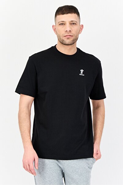 Reebok تي شيرت رجالي رياضي بأكمام قصيرة مناسب للخارج، أسود