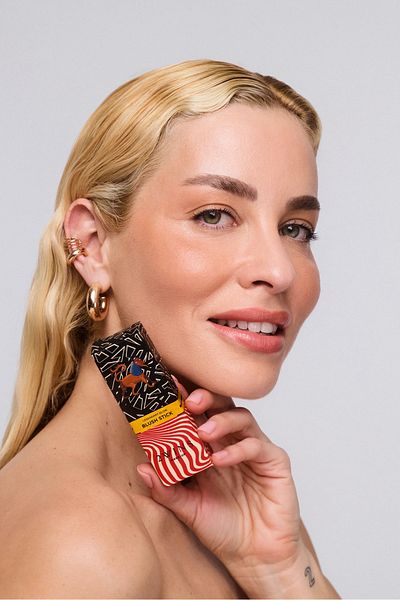 2wins Legendary Glow Blush Stick - Bronzed Beauty