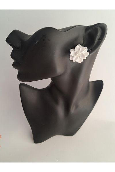 BHR AKSESUAR Flower Earrings with White Pearls
