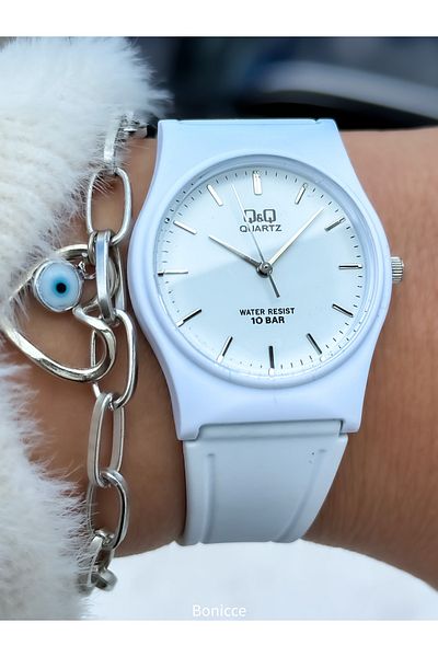 Q&Q White Silicone Cord,Suitable for Pool Sea Use, Women's Wristwatch+Bracelet