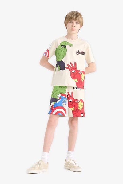 DeFacto New Season Boys Marvel Avengers 2-Piece Suit Short Sleeve T-Shirt Shorts