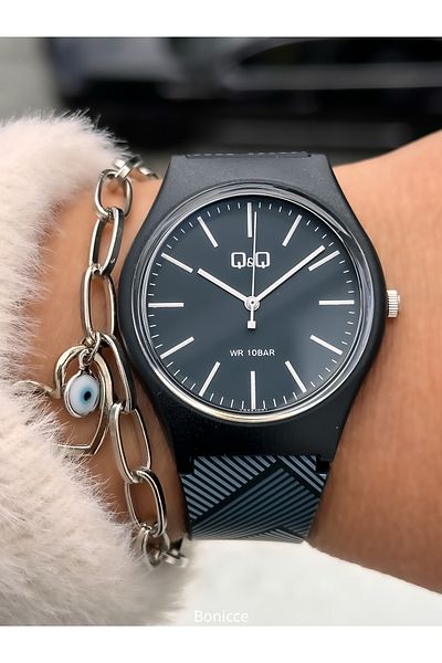 Q&Q Black Silicone Cord,Suitable for Pool Sea Use, Women's Wristwatch+Bracelet
