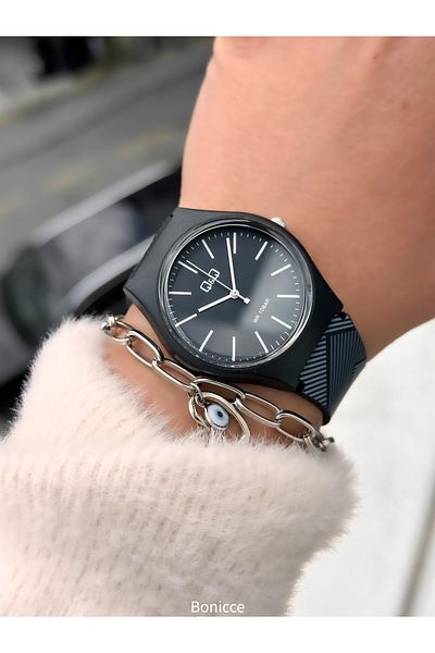 Q&Q Black Silicone Cord,Suitable for Pool Sea Use, Women's Wristwatch+Bracelet