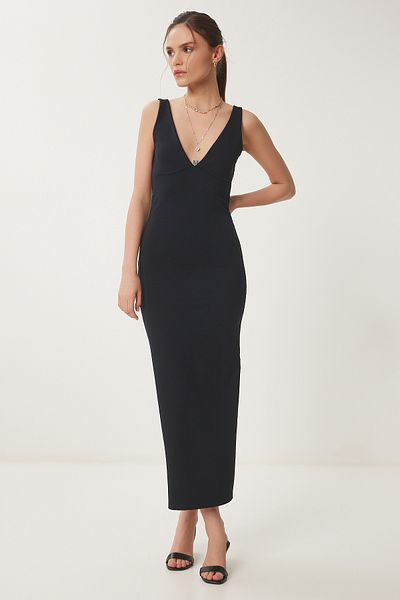 Happiness İstanbul Women's Black V-Neck Midi Knitted Dress Ub00378