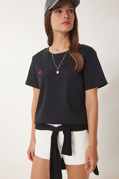 Happiness İstanbul Women's Black Heart Embroidered Knitted T-Shirt Dp00242