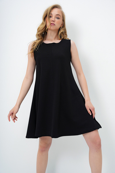 Trend Alaçatı Stili Γυναικείο αμάνικο κρεπ φόρεμα με μαύρη λαιμόκοψη με φερμουάρ στην πλάτη Alc-X13968