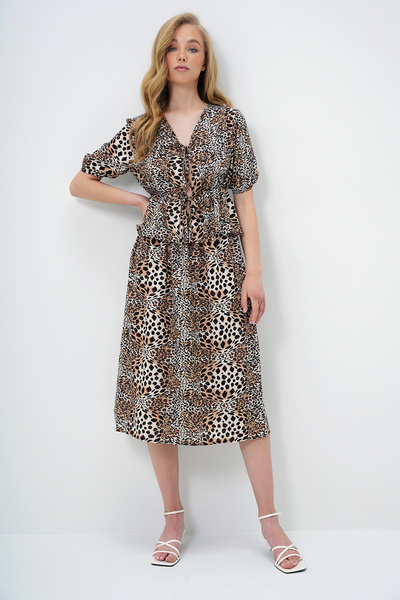 Trend Alaçatı Stili Women's Brown Lace Detailed Blouse and Skirt Set Alc-X13946