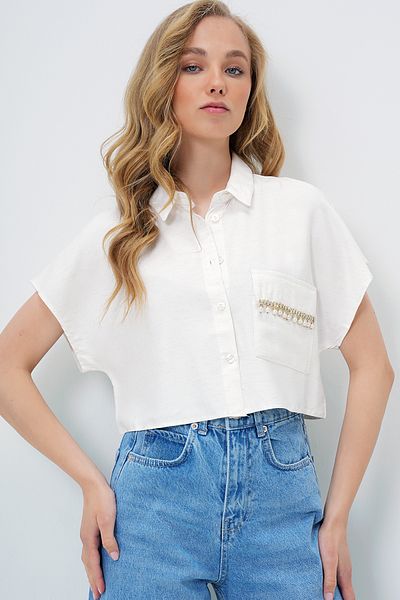 Trend Alaçatı Stili Women's Vanilla Pearl Embroidery Detailed Crop Linen Shirt Alc-X13886