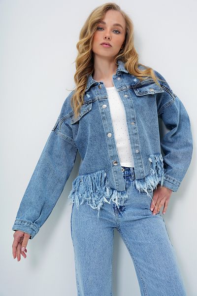 Trend Alaçatı Stili Women's Blue Pocket and Tassel Detailed Frayed Crop Jean Jacket Alc-X13898