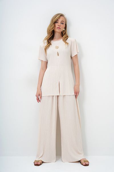 Trend Alaçatı Stili Women's Beige Crew Neck Gold Button Detailed Slit Pleated Blouse and Pants Set Alc-X14138