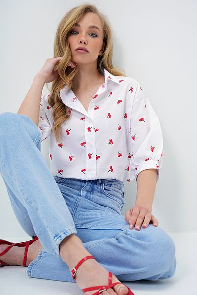 Trend Alaçatı Stili Rotes gemustertes Popeline-Hemd mit Ballonärmeln für Damen ALC-X14075