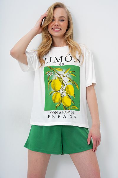 Trend Alaçatı Stili Damen-Pyjama-Set aus Baumwolle mit Basic-T-Shirt und Shorts mit grünem Zitronenmuster PJM-X13903