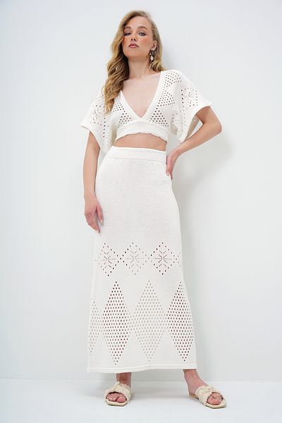 Trend Alaçatı Stili Women's Ecru Deep V-Neck Ethnic Pattern Hole Openwork Knitwear Crop Blouse and Skirt Set Alc-X14001