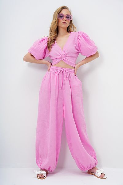 Trend Alaçatı Stili Women Pink V Neck Front Twisted Balloon Sleeve Muslin Blouse and Shalwar Cut Pants Set Alc-X14121