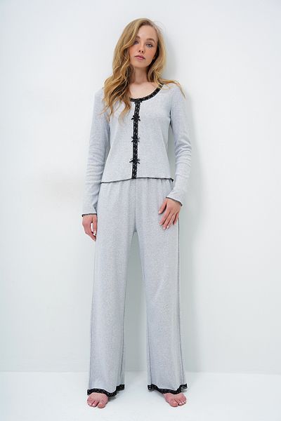 Trend Alaçatı Stili Grimelange cu guler lat, cu detaliu feston, bluză brodata cu fundă și costum de pijama cu pantaloni palazzo ALC-X14066