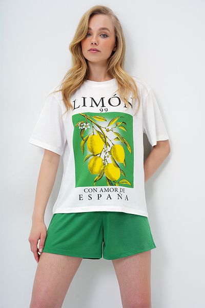 Trend Alaçatı Stili Damen-Pyjama-Set aus Baumwolle mit Basic-T-Shirt und Shorts mit grünem Zitronenmuster PJM-X13903