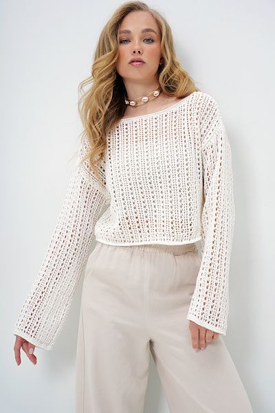 Trend Alaçatı Stili Weiße Damen-Strickbluse mit U-Boot-Ausschnitt und durchbrochenem Strick für den Sommer ALC-X13999