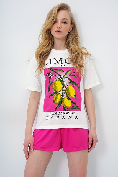 Trend Alaçatı Stili Damen-Pyjama-Set aus Baumwolle mit Fuchsia-Lemon-Aufdruck, Basic-T-Shirt und Shorts PJM-X13903