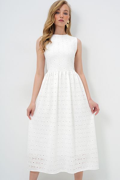 Trend Alaçatı Stili Weißes, ärmelloses Premium-Guipure-Kleid mit verstecktem Reißverschluss für Damen ALC-X14143