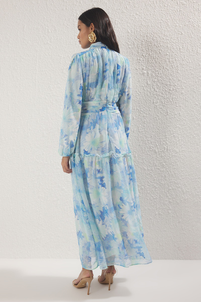 Trendyol Modest Φόρεμα με μπλε φλοράλ στάμπα με επένδυση από σιφόν TCTSS25EB00063