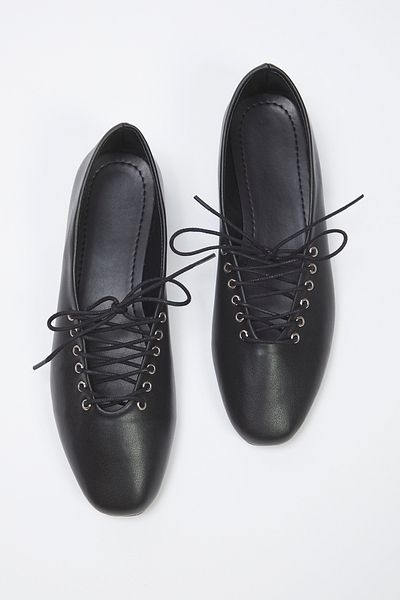 TRENDYOL SHOES Damen-Ballerinas mit schwarzer Seilspitze und detaillierter Mandelzehe TAKSS25BE00014