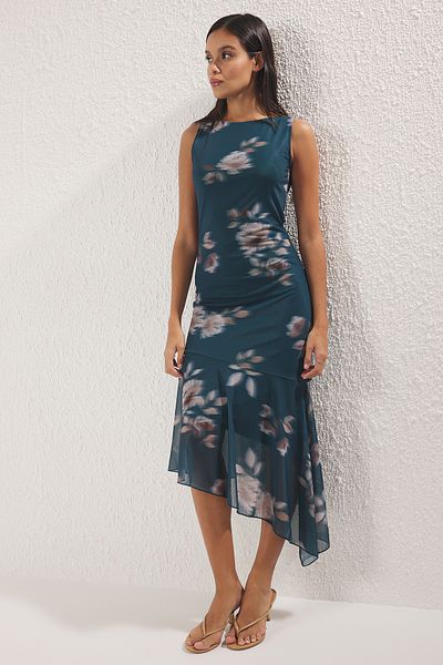 Trendyol Collection Πράσινο ασύμμετρο Bodycone Midi πλεκτό φόρεμα TWOSS25EL00227