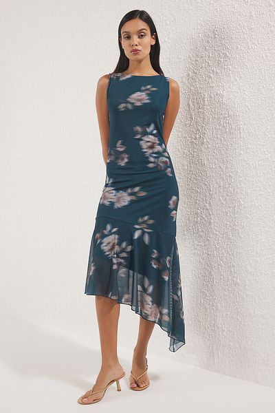 Trendyol Collection Πράσινο ασύμμετρο Bodycone Midi πλεκτό φόρεμα TWOSS25EL00227