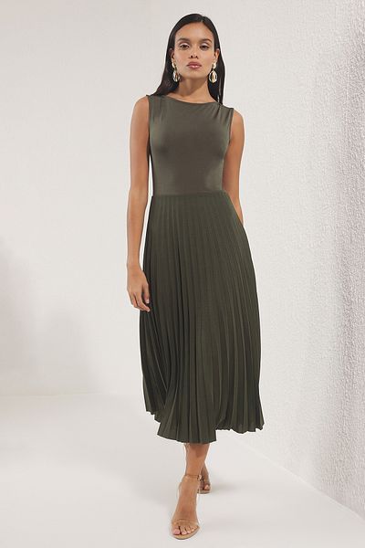 Trendyol Collection Khaki Plain Pleated Midi Knitted Dress Twoss24El00785