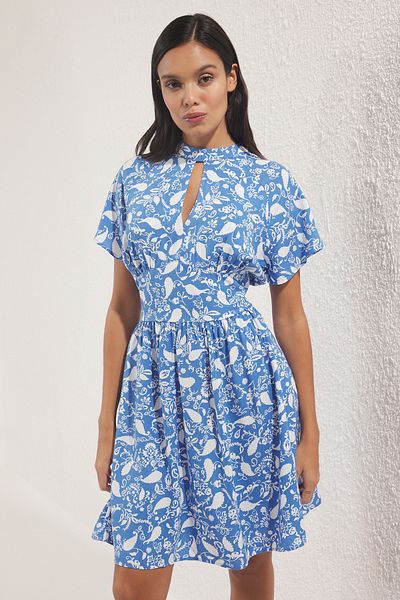 Trendyol Collection Fusta albastră cu deschidere în talie, model șal, rochie mini țesătă TWOSS25EL00575