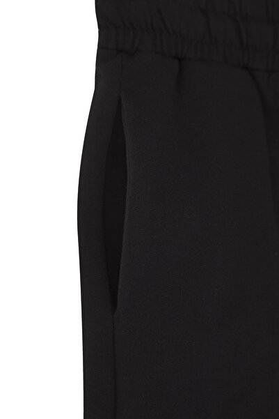 TRENDYOLKIDS Černo-khaki sloganové pletené šortky a bermudy TKDSS25SR00004