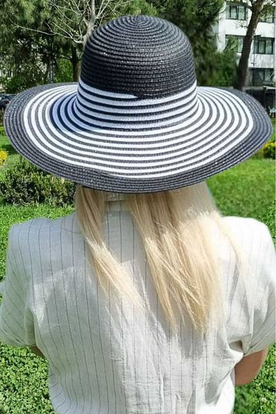 Uniquetrenders Women's Wide Brim Striped Straw Summer Beach Hat and Shoulder Bag Set of 2