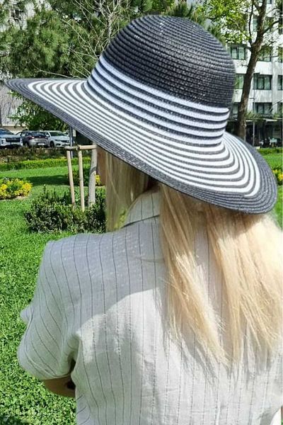 Uniquetrenders Women's Wide Brim Striped Straw Summer Beach Hat