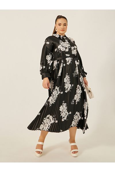 Styli Plus Size Floral Print Pleated A-Line Maxi Dress