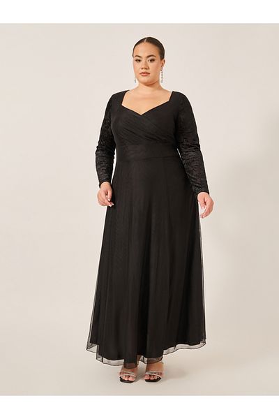 Styli Plus Size Flocked Floral Sleeves Sweetheart Neck A-Line Maxi Dress