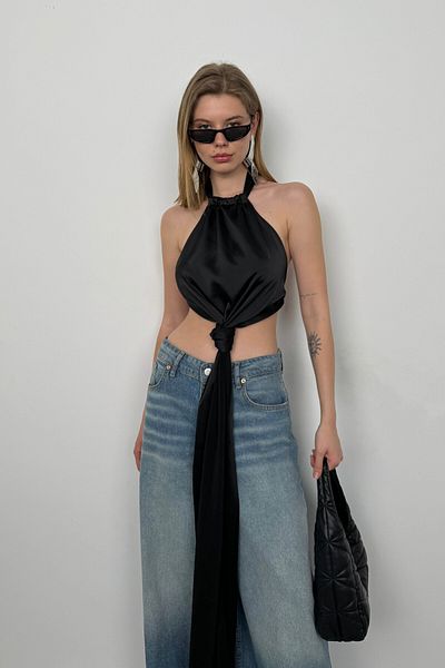 Black Fashion Bluză neagră din satin - Cravată în față