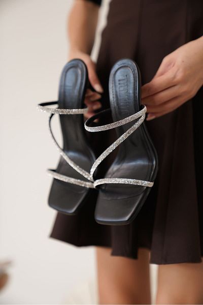 EMOYRA Capella Black Women's Stone Heeled Slippers