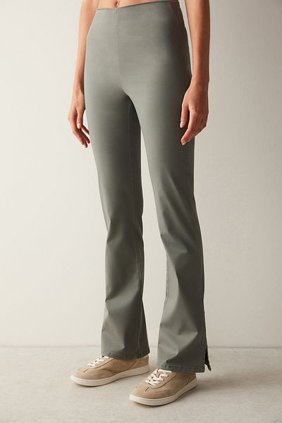 Penti Siyah Çapraz Bel Detaylı Slim Fit Flare Ispanyol Paça Penti Siyah Çapraz Bel Detaylı Slim Fit Flare Ispanyol Paça