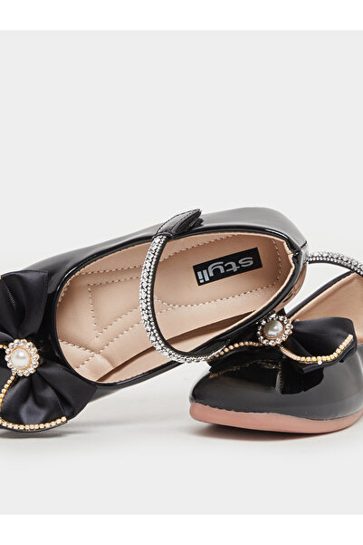 Styli Embellished Round Toe Ballerina Shoes with Bow Detail